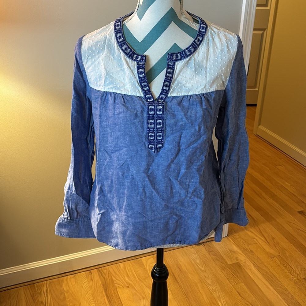 Vineyard Vines long-sleeve tunic in blue chambray linen